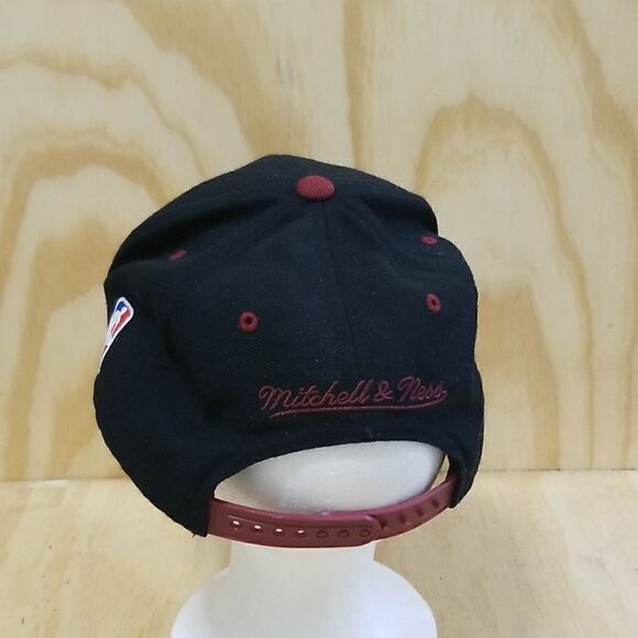 Cleveland Cavaliers Kyrie Irving Mitchell & Ness Snap Back Hat NBA Basketball - Picture 3 of 7